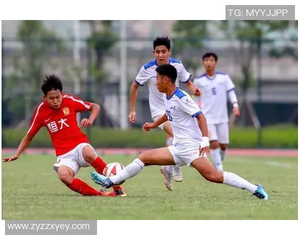 恒大与贵州足球对决直播全程回顾精彩瞬间与战术分析 恒大与贵州足球对决直播全程回顾精彩瞬间与战术分析